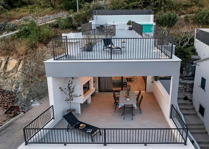 Sky High Vikendica Brela